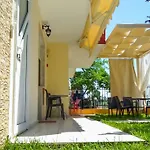 Golden View