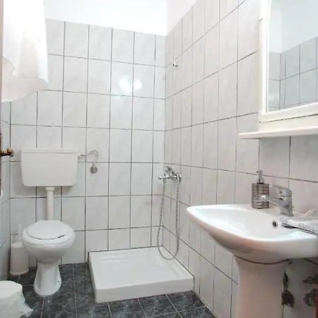 Golden View 크리시 아모우디아