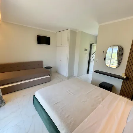 Golden View 크리시 아모우디아