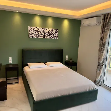 Golden View 크리시 아모우디아