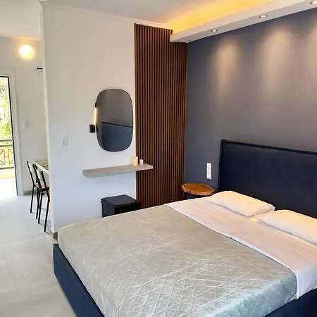 Golden View * Chrisi Ammoudia