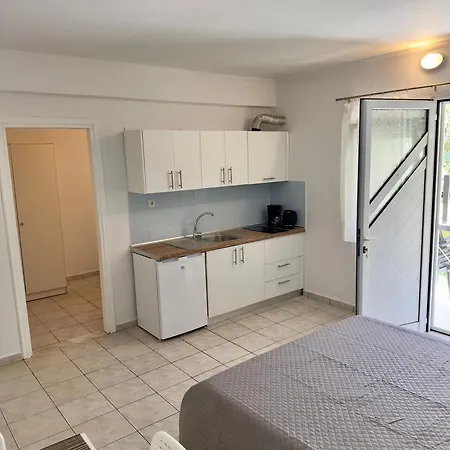 Golden View 크리시 아모우디아