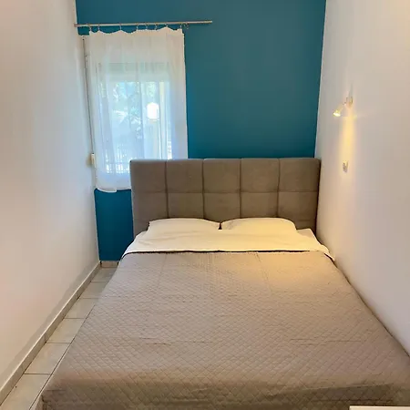 Golden View Apartment