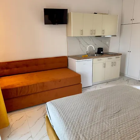 Golden View * 크리시 아모우디아