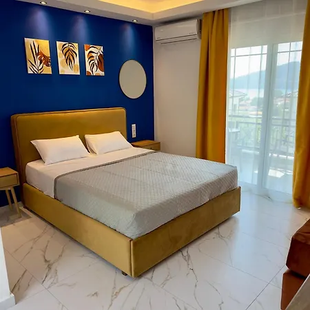 Golden View Apartment