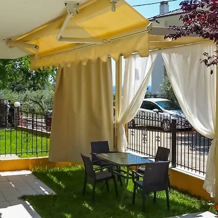 Golden View * Chrisi Ammoudia