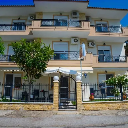 Golden View Apartment *