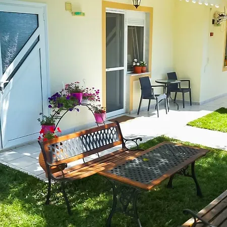 Golden View 크리시 아모우디아