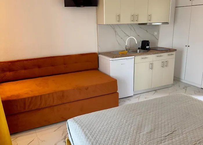 Golden View * Chrisi Ammoudia