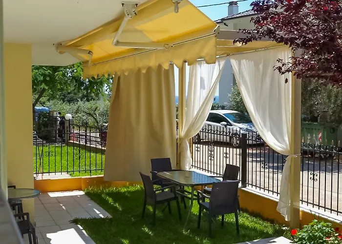 Golden View * Chrisi Ammoudia